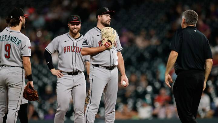 Diamondbacks Reliever Jalen Beeks Swallowed a Fly While Delivering a Pitch
