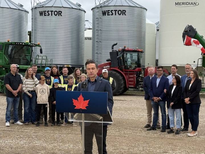 During Saskatoon stop, Poilievre targets canola tariffs, EV mandate