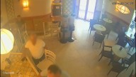 Se niegan a ponerle mayonesa y prende fuego a una cafetería en Los Palacios: un detenido y daños cuantificados en miles de euros