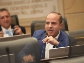 Representante uribista anuncia moción de censura contra MinDefensa