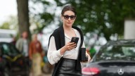 Blusas blancas en tendencia para septiembre 2025