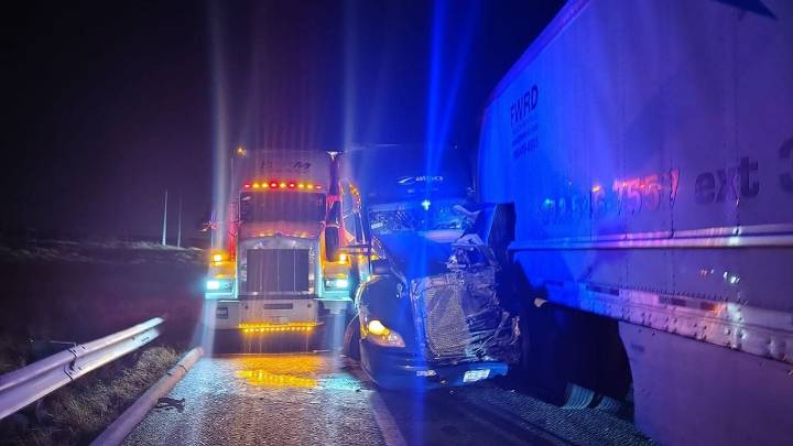 Tráileres chocan brutalmente en la Carretera Nuevo Laredo