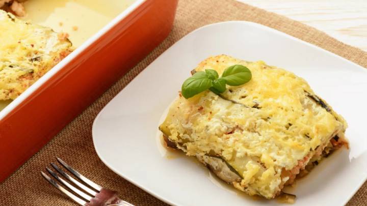 Lasaña de atún, un plato exprés y barato que tendrás listo en 15 minutos