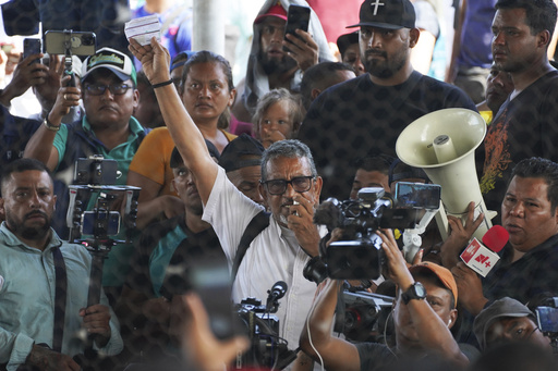 Seis días después de arresto, queda en libertad activista mexicano acusado de tráfico de migrantes