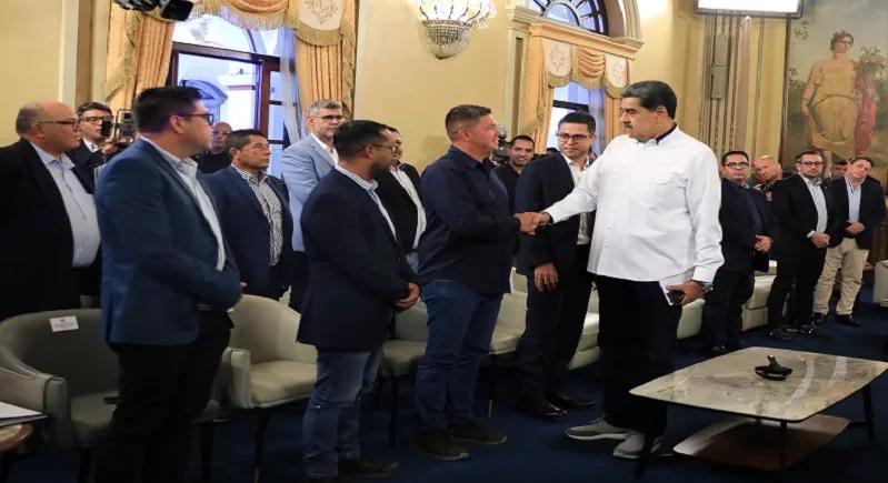 Presidente Maduro sostuvo  reunión con alcaldes de oposición democrática