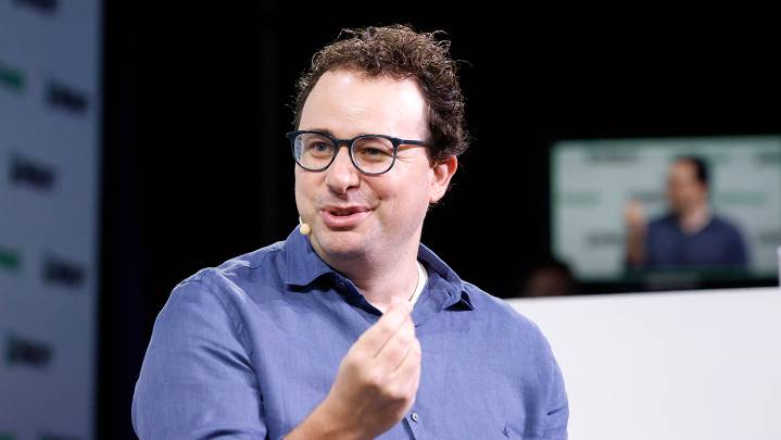 Amazon-Backed Anthropic Settles AI Lawsuit From Authors