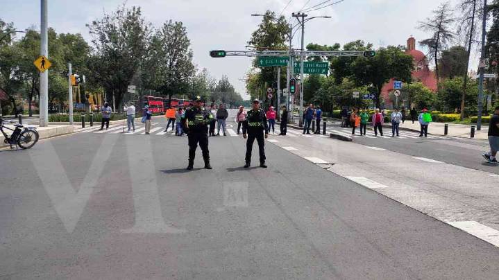 Bloquean Eje Central y Reforma contra espacios de tolerancia a consumo de mariguana