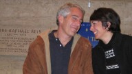 Un juez rechaza divulgar las transcripciones del gran jurado en el caso de Ghislaine Maxwell