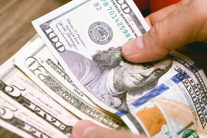 A cuánto cotiza el dólar oficial y el dólar blue este jueves 21 de agosto