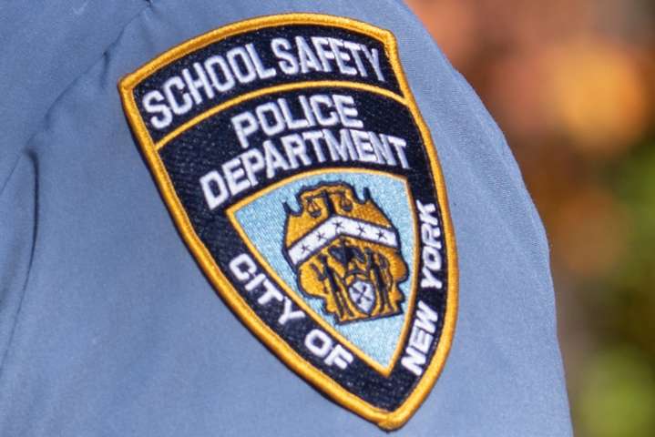 School safety agent charged with DWI after Staten Island crash, police say