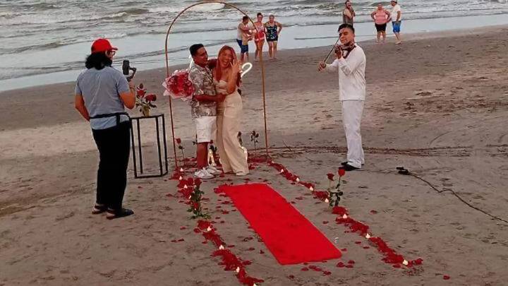 Atardecer mágico en Playa Hermosa, Veracruz: así fue la romántica propuesta frente al mar