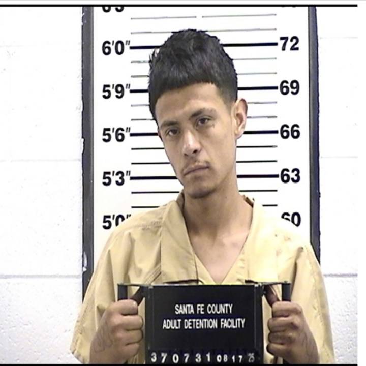 Man with multiple warrants arrested by Santa Fe police