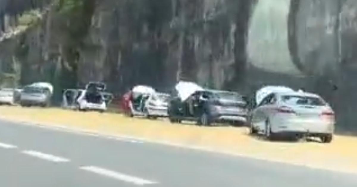 La carretera que ha dejado tirados a decenas de conductores con sus coches de gasolina a la vez