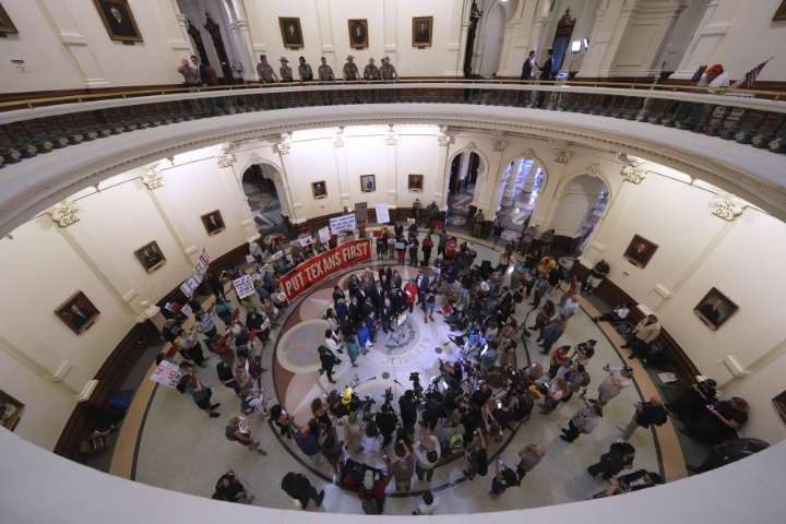 Redistricting tug-of-war bounces back to Texas after California lawmakers counterpunch