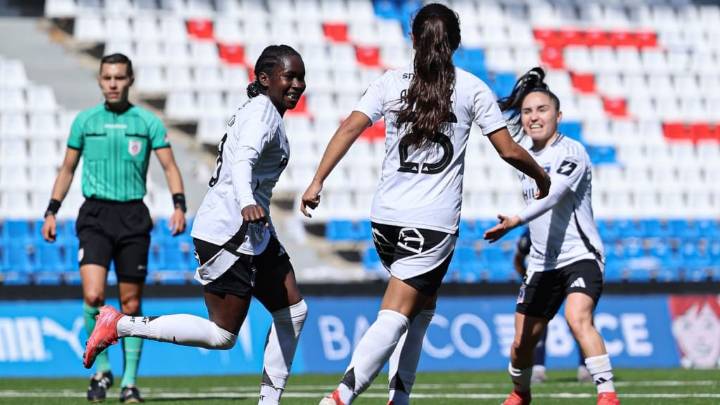 Colo Colo Femenino se lleva el primer clásico disputado en el Claro Arena