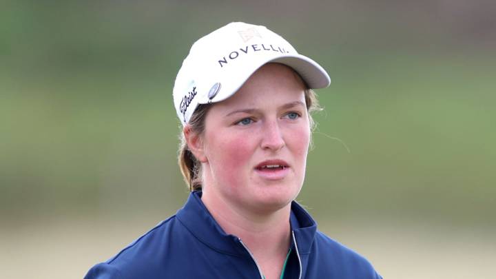 AIG Women's Open: Lottie Woad jumps into major contention before costly triple