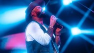 Carin León estrenó canción con Kacey Musgraves; le cantan al amor de dos personas que no hablan el mismo idioma