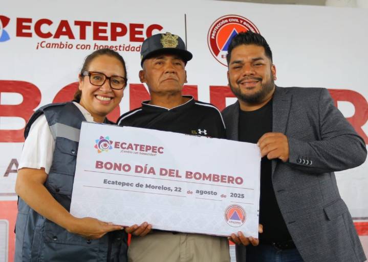 LA ALCALDESA ACCRECONOCE LA LABOR DEL HEROICO CUERPO DE BOMBEROS