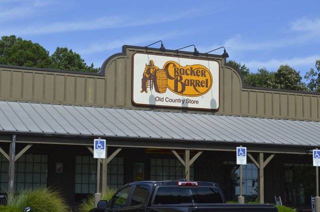 Cumming Cracker Barrel keeps traditional look as company responds to logo change backlash