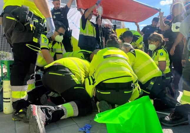 Muere una mujer tras ser arrollada por un tren turístico al ir a cruzar una calle