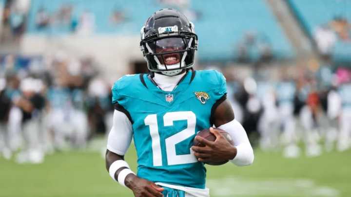 Travis Hunter humbled by third-round rookie on debut as Jaguars coach defends No. 2 pick