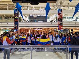 Regresan al país 44 atletas de Panamericanos Asu, entre ellas la esgrimista medalla de oro, Victoria Alejandra Guerrero