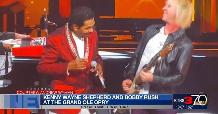 ArkLaTex music icons take the stage at Grand Ole Opry