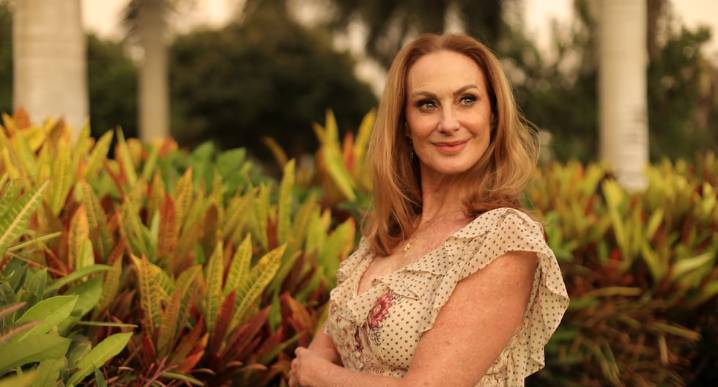Denisse Dibós se confiesa: ‘No tengo calle..., pero me sobra correa’ Con honestidad y sencillez, Denisse Dibós revela sus miedos, su fortaleza y el poder transformador del arte.