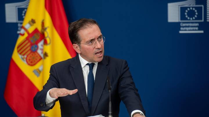 Albares presume del impulso del español en la diplomacia en plena batalla por la oficialidad del catalán en la UE