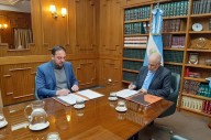El STJ firmó un convenio con la Municipalidad de Santa Rosa para compactar vehículos