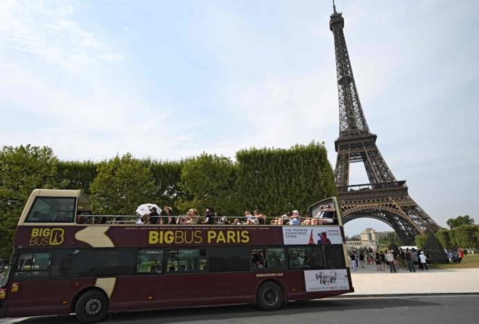 Imputados dos menores en Francia por preparar atentados contra la torre Eiffel y sinagogas