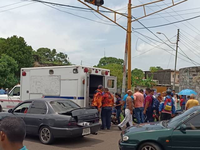 Accidente en la Av. Guasima «por culpa de los semáforos locos» (+fotos)
