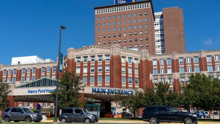 Henry Ford Hospital shooting shooting in custody, police say