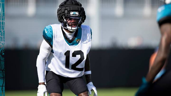 Jaguars Keeping a Close Hand on Two-Way Rookie Travis Hunter's Play