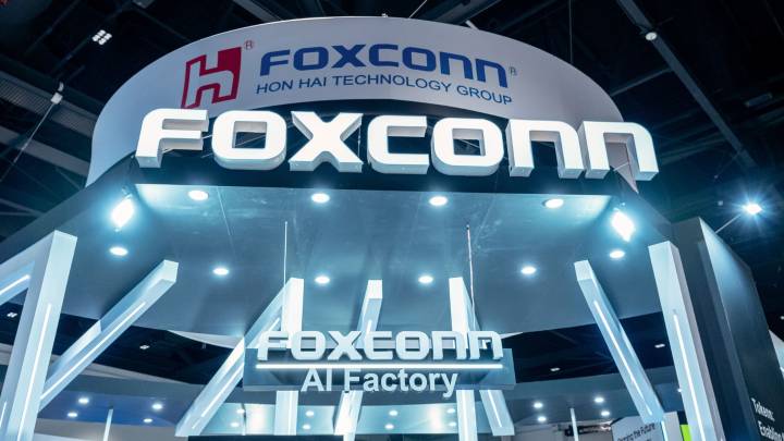 AI demand boosts iPhone maker Foxconn's second-quarter profit by 27%, beating forecasts