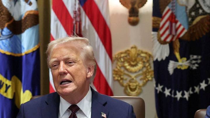 Trump Signs Order to End Collective Bargaining With Some Federal Unions