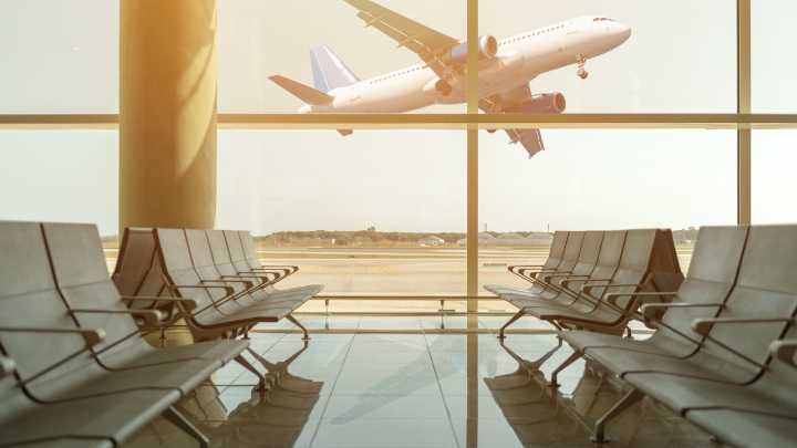 El caos por las huelgas en aeropuertos: estas son las fechas y las aerolíneas que afectarán a miles de personas en España