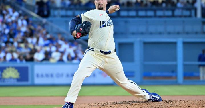 Snell shuts down Padres, Dodgers regain NL West lead with 6