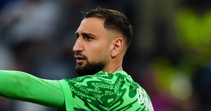 Manchester United suffer transfer blow after personal terms 'agreed' as Harry Kane 'eyed'