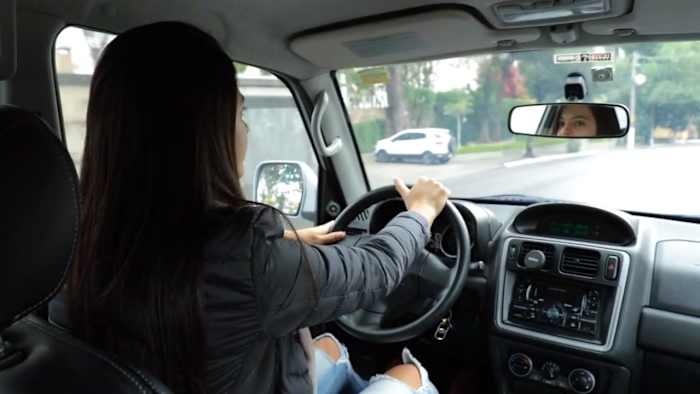 Hit the road safely: Bridgestone’s ‘Teens Drive Smart’ offers free tips to teen drivers