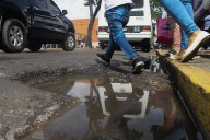 Maturineses reportan numerosos huecos en las paradas de la avenida Bolívar