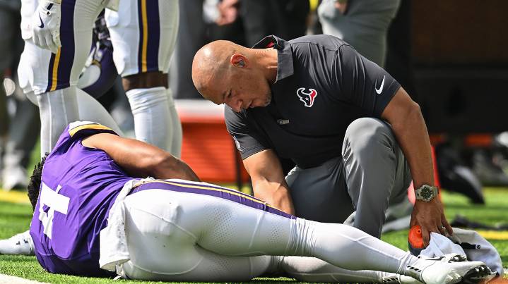 Vikings’ Rondale Moore suffers season-ending injury for 2nd