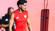 El lío que mantiene a Gabriel Suazo sin poder jugar en Sevilla y que de paso afecta a la "Roja" Aún no debuta oficialmente.