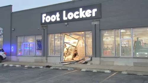 Chicago crime: 'Smash-and-grab' burglars target Foot Locker in West Englewood in 6900 block of S. Ashland, police say