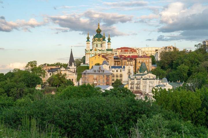 Ukraine land-for-peace deal “nothing like Sudetenland” say idiots