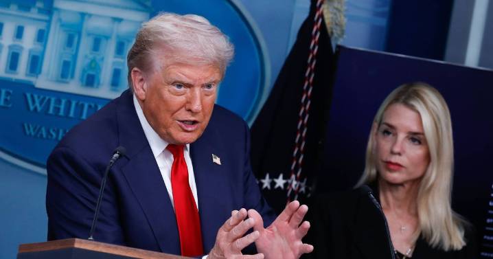 Trump 'slipping' as psychologists point to two-minute sign of early dementia