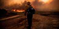 Patrulla Fronteriza arresta a dos bomberos en medio del combate contra el mayor incendio de Washington