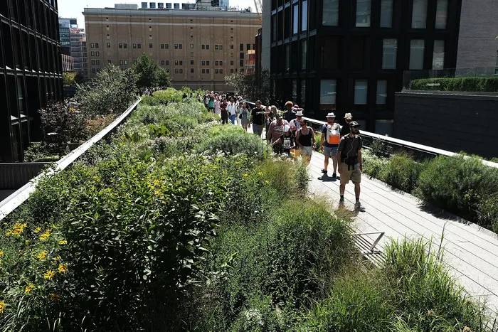 ‘Crisper feel’: Cooler temps, low humidity forecast in NYC through Labor Day
