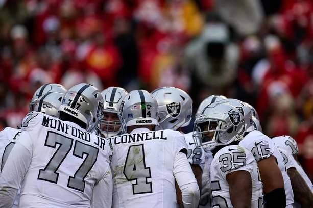 Raiders anuncian a sus capitanes para la temporada 2025