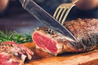 La carne roja podría aumentar el riesgo de aneurisma abdominal potencialmente mortal
